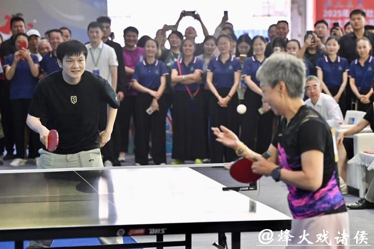 要把樊振东请回来，上海“国球进社区”系列争霸赛将要升级了！